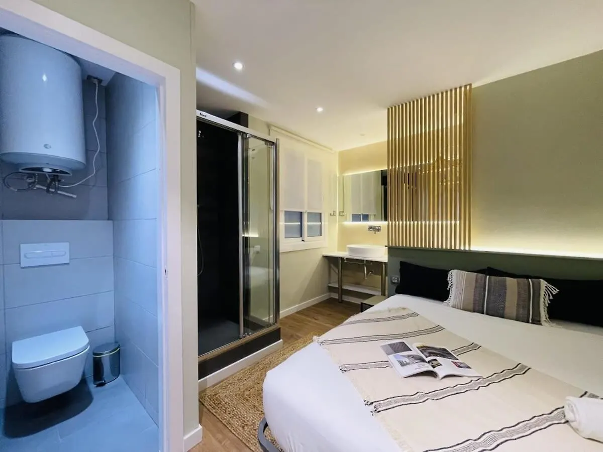 Plaza Catalunya Recently Renovated 5Bd-4Bth Apartment Barcelona Spain
