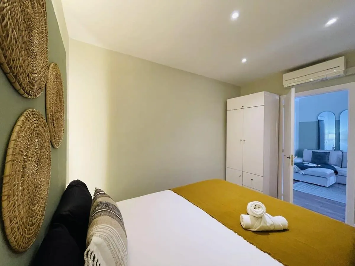 Plaza Catalunya Recently Renovated 5Bd-4Bth Apartment Barcelona