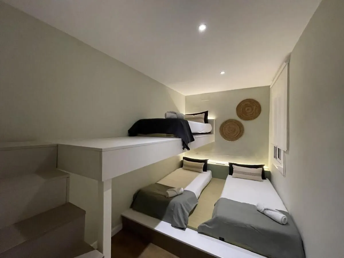 Plaza Catalunya Recently Renovated 5Bd-4Bth Apartment Barcelona