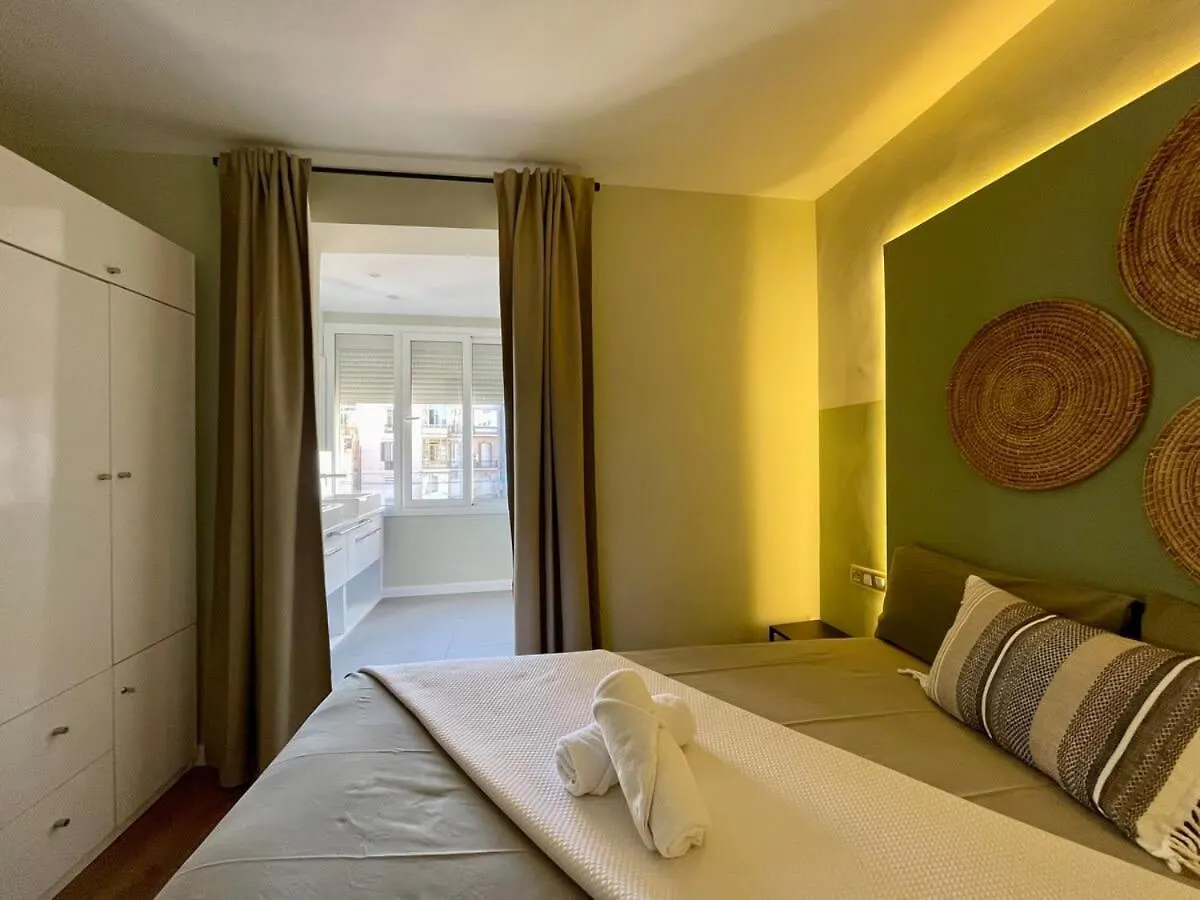 Plaza Catalunya Recently Renovated 5Bd-4Bth Apartment Barcelona