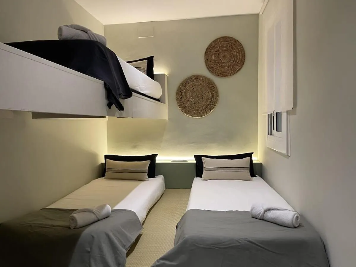 Plaza Catalunya Recently Renovated 5Bd-4Bth Apartment Barcelona