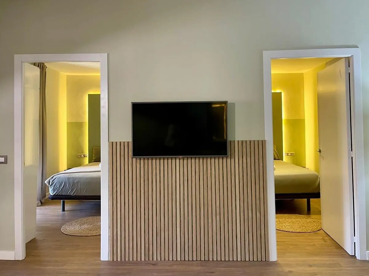 Plaza Catalunya Recently Renovated 5Bd-4Bth Apartment Barcelona 0*,